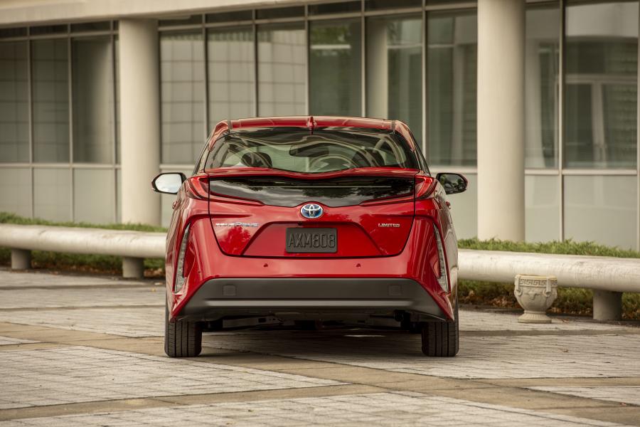  Toyota Prius Prime 2016 года  (NA) (фото 53 из 55)